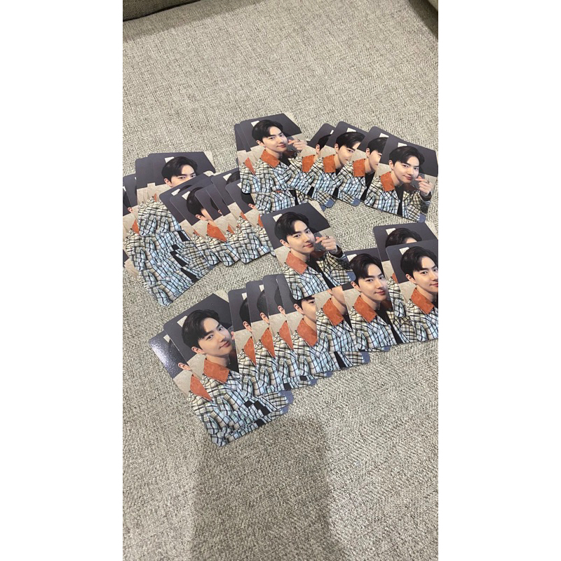 [READY STOCK] SUHO PHOTOCARD OFFICIAL POB PC BENE MECIMA FANSIGN GREY SUIT