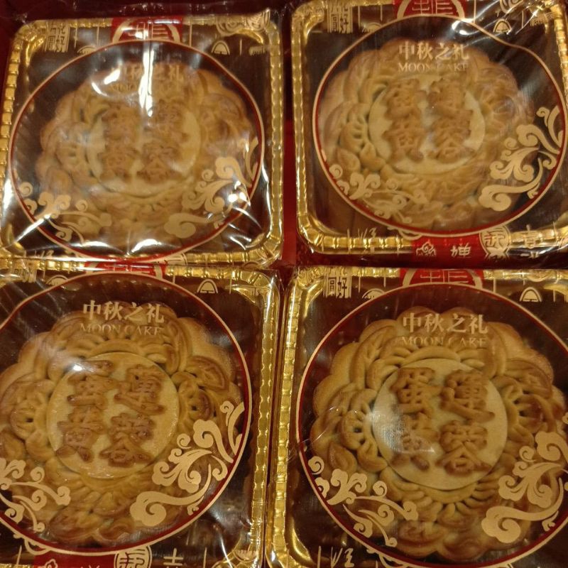 

A1 Red Lotus Egg Yolk Moon Cake