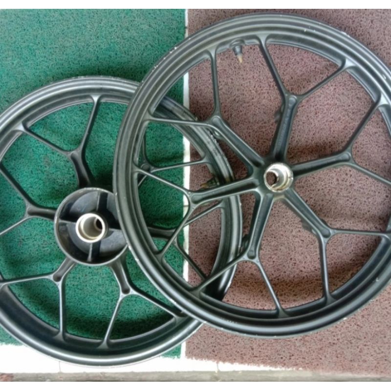 velg honda new sonic 150 originall bawaan motor sepasang dpn belakang
