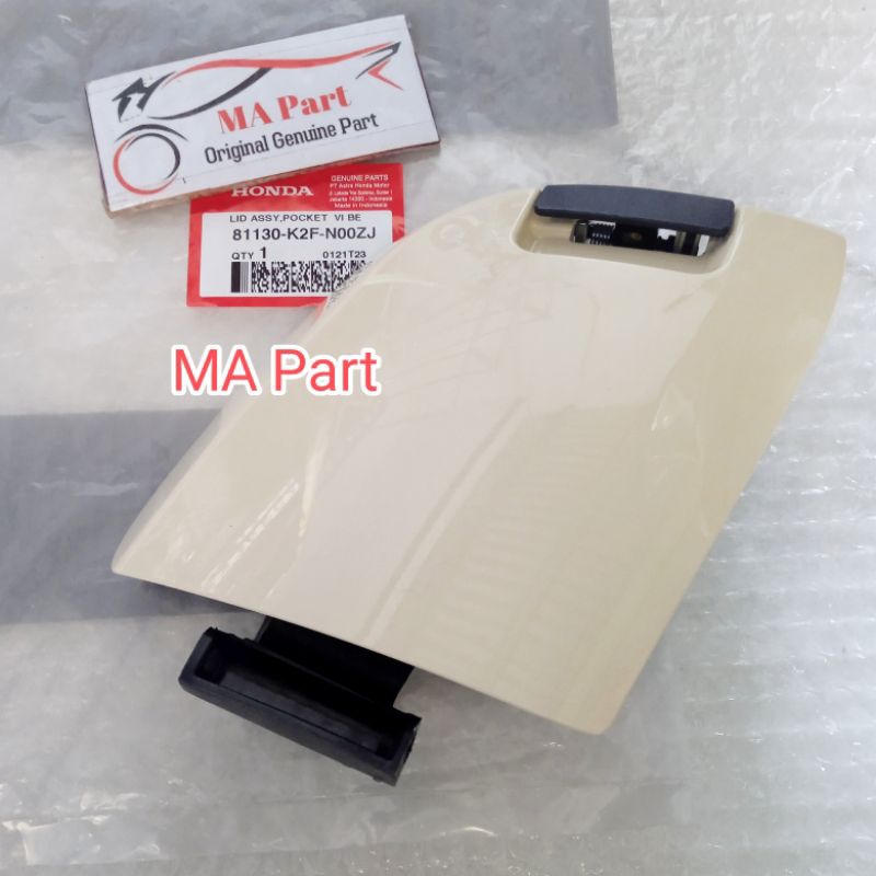 COVER DASBOR POCKET TUTUP PEMBUKA KANTONG LACI KIRI SCOOPY 2021 KREM ORIGINAL 81130K2FN00ZJ