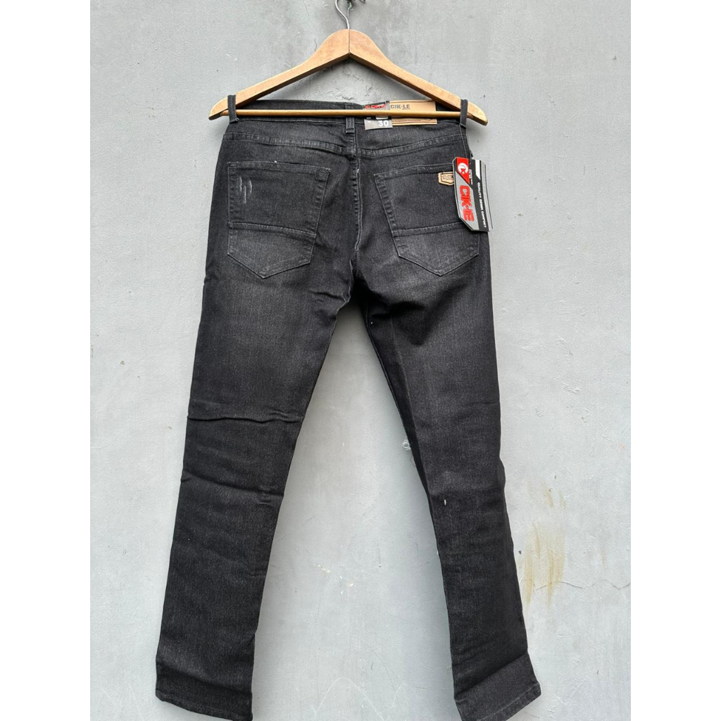 Celana Ripped Jeans Celana Jeans Celana Panjang Celana Pria Panjang Celana Sobek Pria Celana robek pria Celana Pria Casual Celana Robek terbaik Celana sobek Celana distro Jeans 4