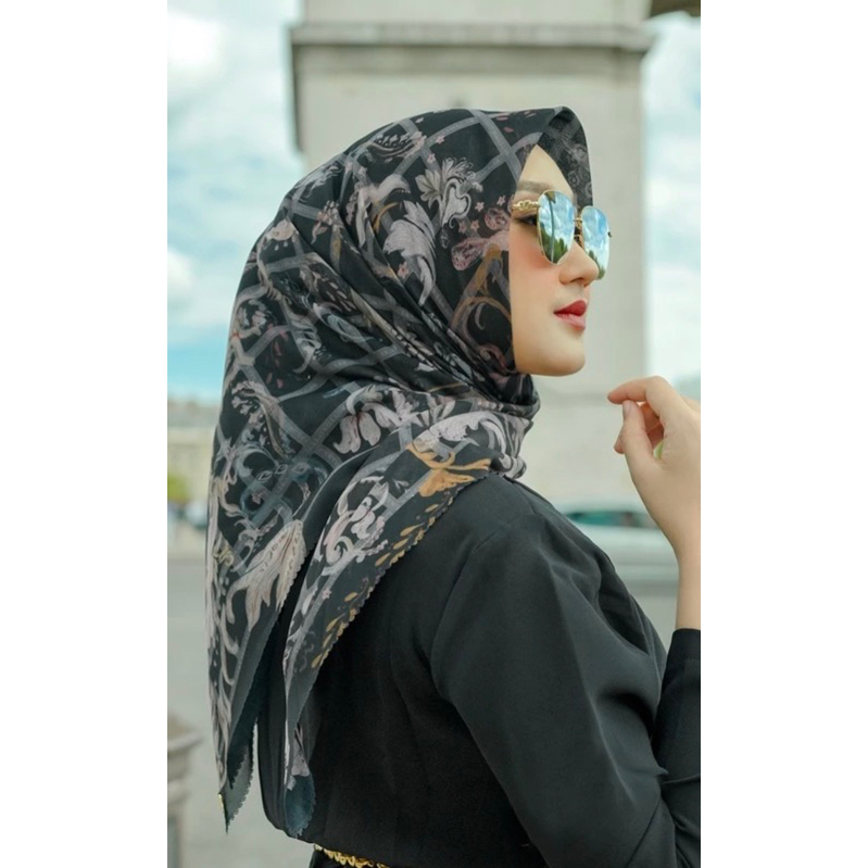 Buttonscarves The Autograph Dian Pelangi