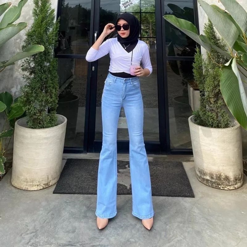 Highwaist Cutbray Jeans Wanita Kekinian 2023