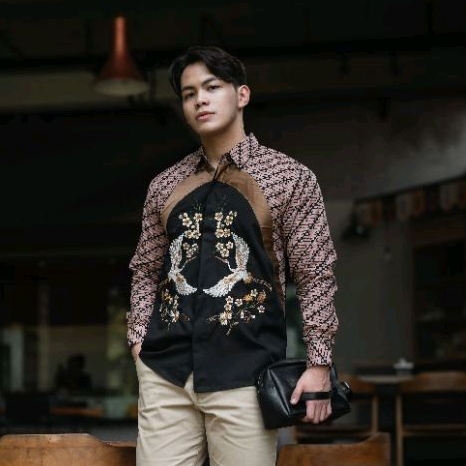Batik Bordir Pria Kemeja Batik Bordir Pria NUC.ID Manuk 01 (Hitam-Moka) Pria NUC.ID Manuk 01 (Hitam-