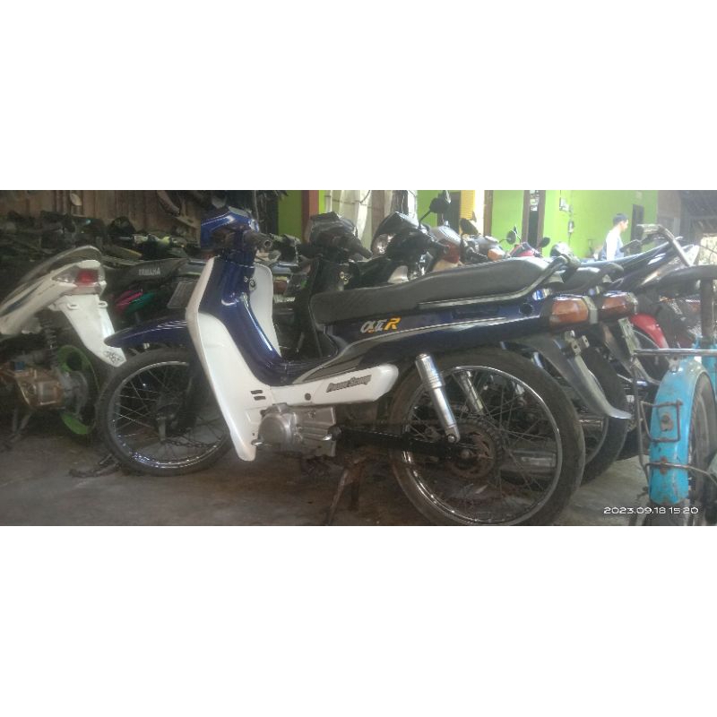asli biru Yamaha Alfa 1988 dobelstater surat komplit
