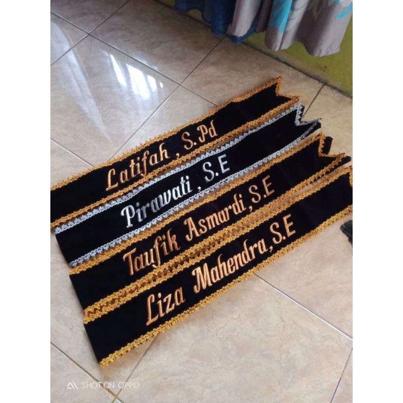 SELEMPANG WISUDA BORDIR KOMPUTER BAHAN BLUDRU/ BALDU RENDA BESART (1 HARI SELESAI)