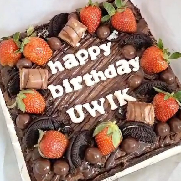 

FUDGY BROWNIES CUSTOM BIRTHDAY WEDING ANIVERSARY NATAL CHRISTMAS 20x20 25x25