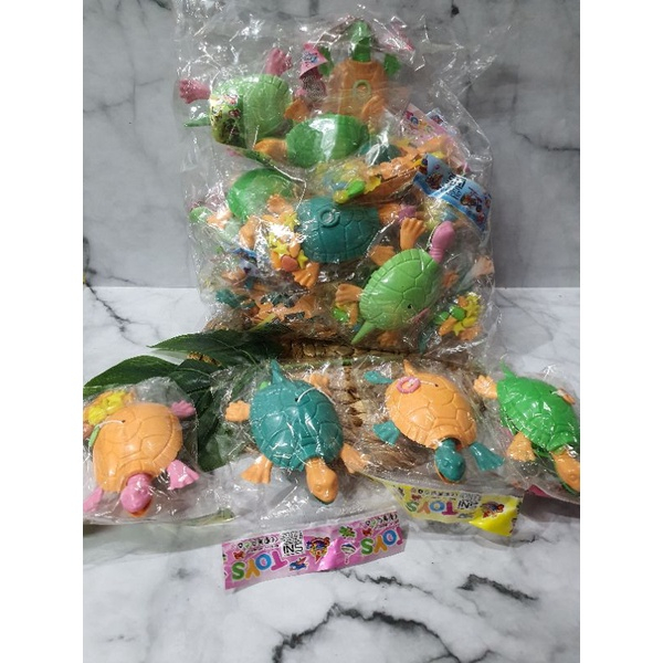 

Permen Cemilan Snack Kura Kura Turtle Tortoise Mainan Anak Murah Rainbow Pelangi (isi 20 pcs)