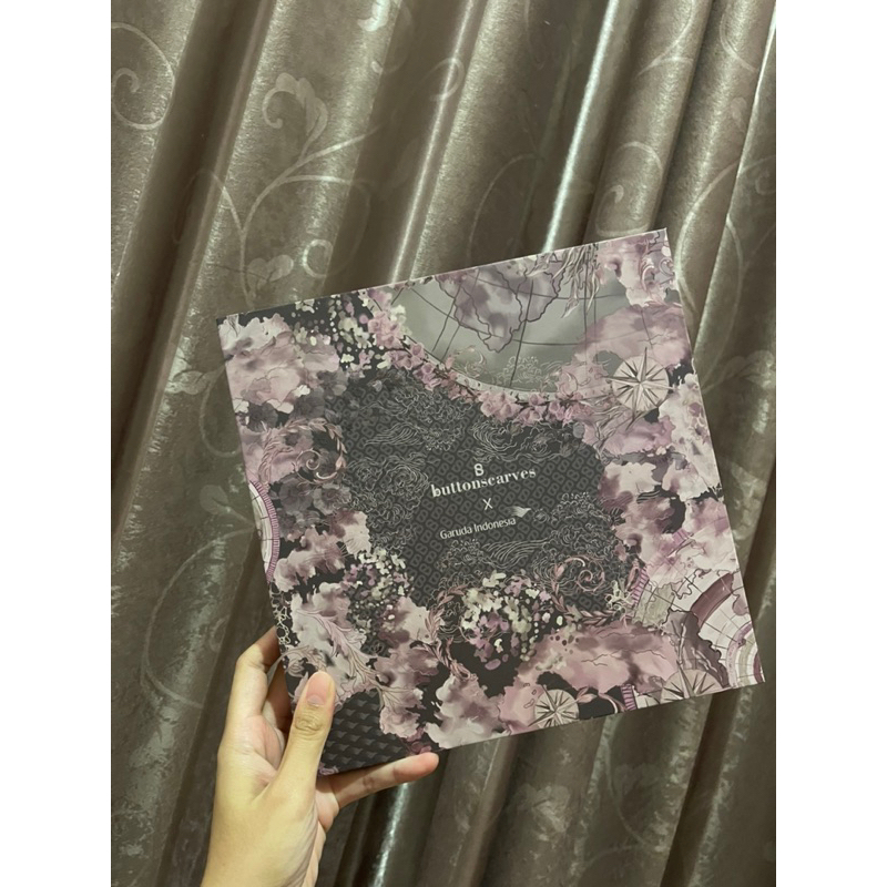 

Kotak/Box Buttonscarves