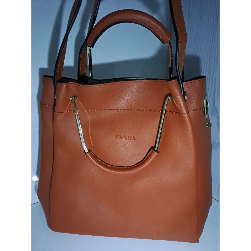 [Preloved] Totebag prada with inner bag