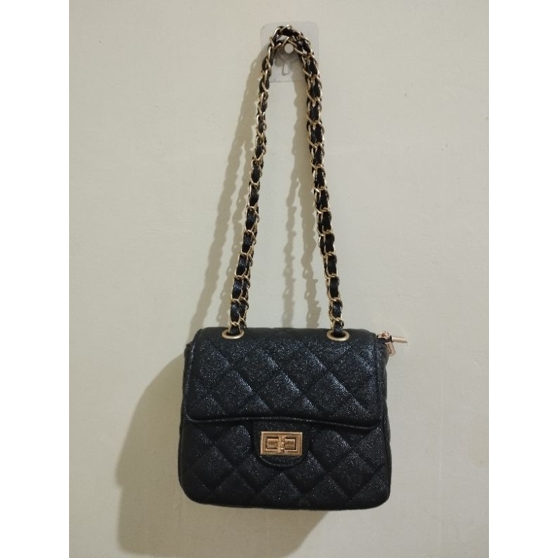 sling bag hitam merche prelove sling bag putim jims honey preloved