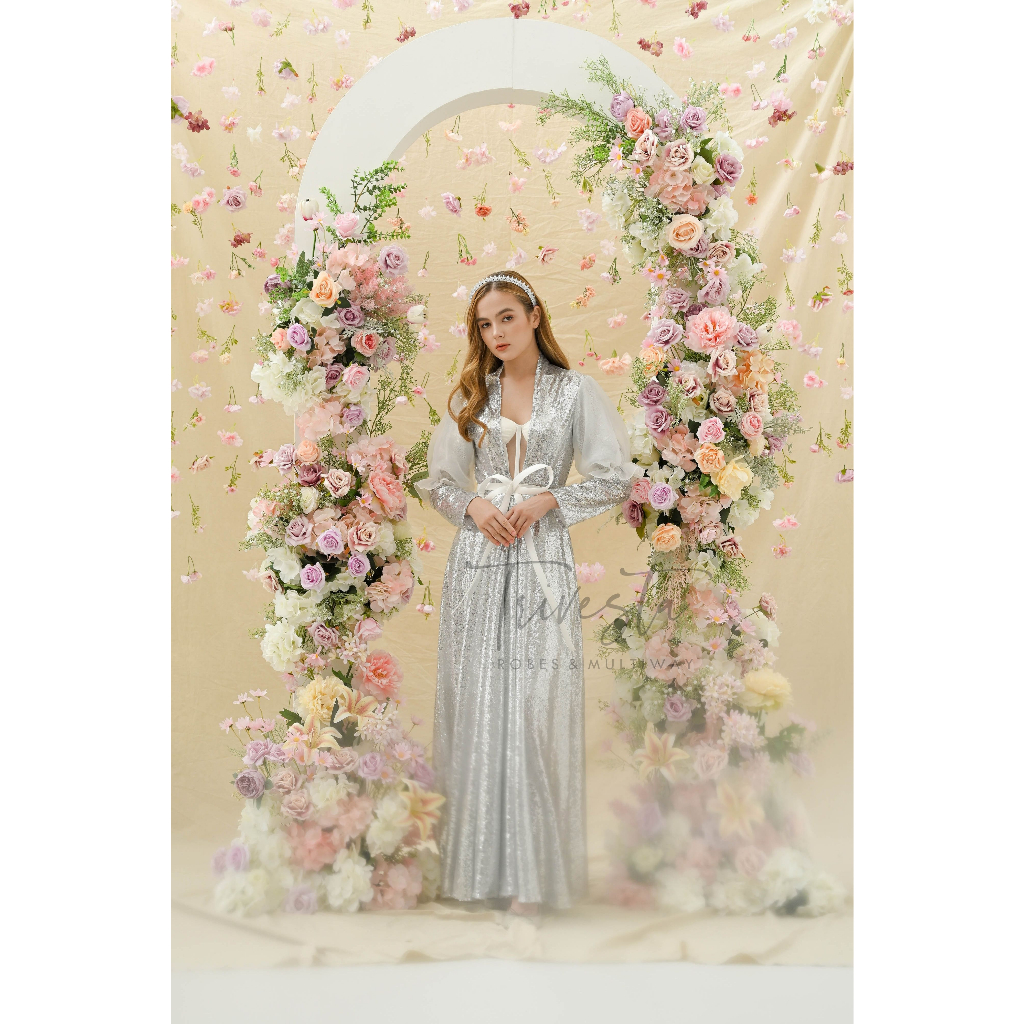 Trivesta Robes - Fleur Sequins Silver Robe - Enchanted Collection - Kimono Pengantin Bride Robe Phot