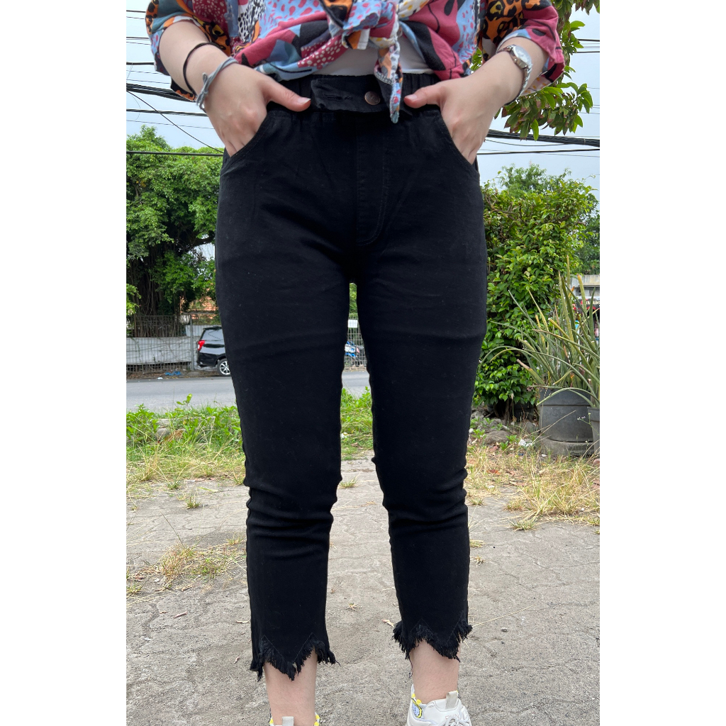 PREMIUM CELANA JEANS PENSIL 7/9 MODEL RAWIS PINGGANG KARET CELANA 7/9 WANITA KEKINIAN