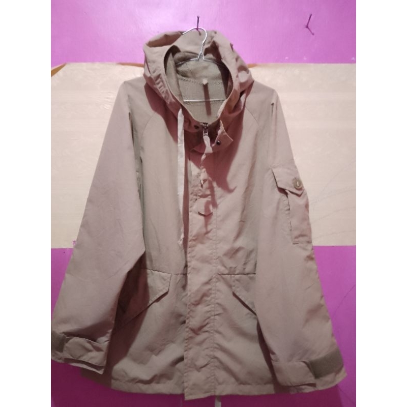 Uniqlo Outdoor Cream Waterproof Ori