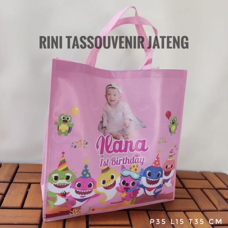 

Tas souvenir ultah jumbo. Tas ulang tahun besar. Tas ulang tahun mika