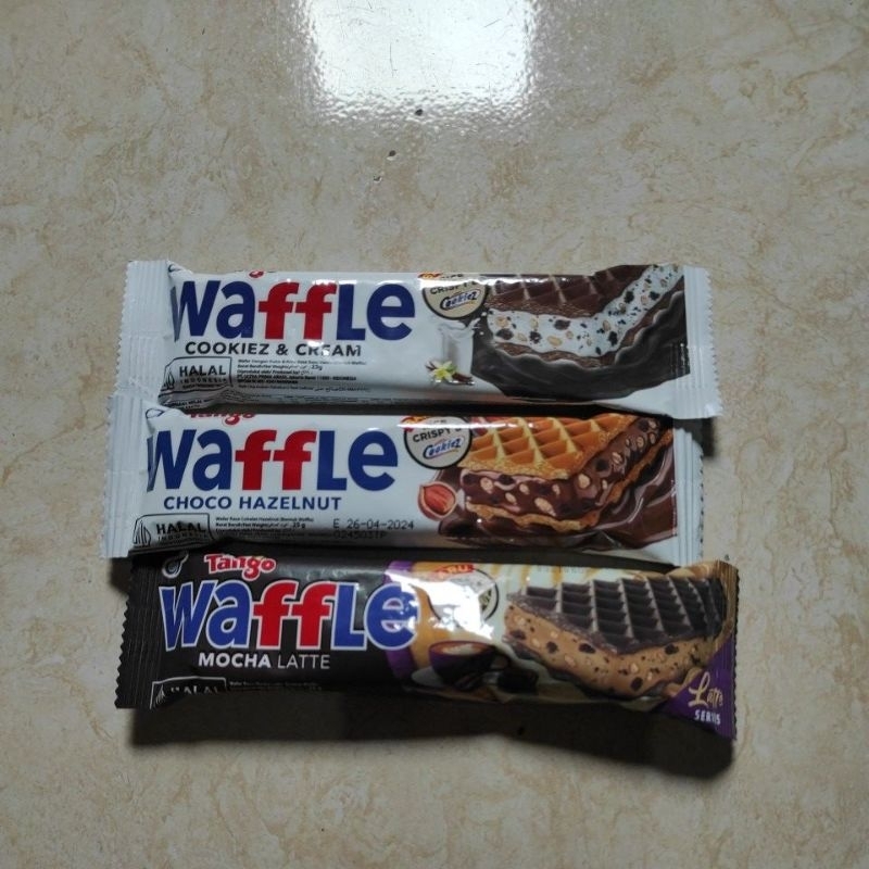 

[ECER] TANGO WAFFLE CHOCO HAZELNUT COOKIEZ CREAM MOCHA LATTE COKLAT WAFER TANGO RENYAH 1 PCS