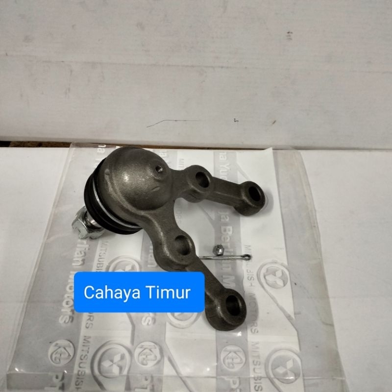 BALL JOINT BAWAH MITSUBISHI COLT T120
