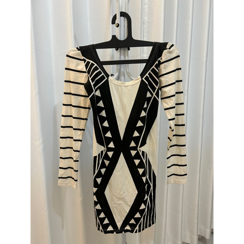 Preloved dress mini backless lengan panjang