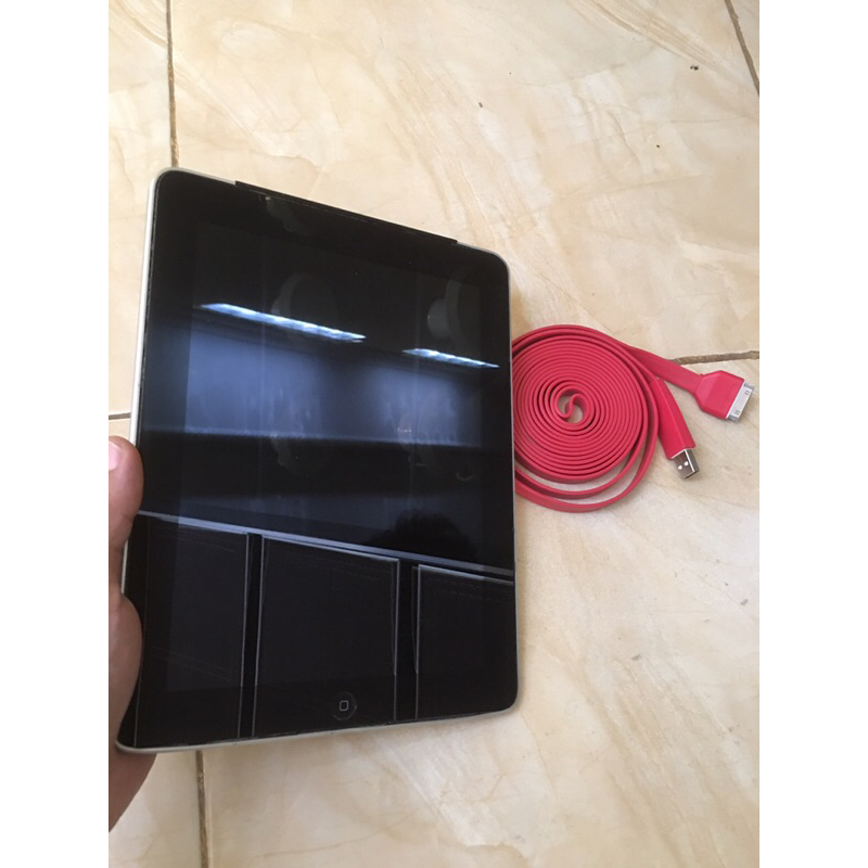 iPad 1 64GB. Model A1337 - Apple in California. Minus