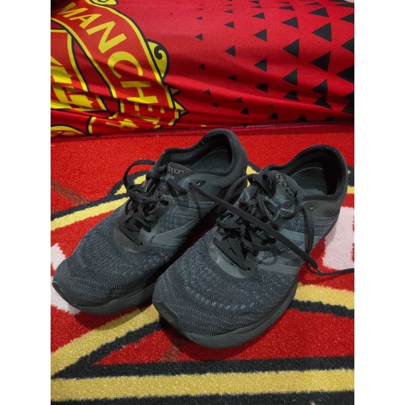 nb hitam size46