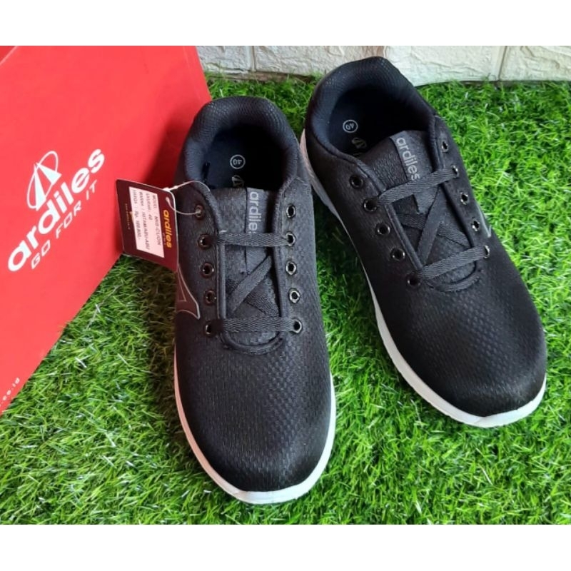 Sepatu Sneakers Pria ARDILES CUON - Sepatu Olahraga