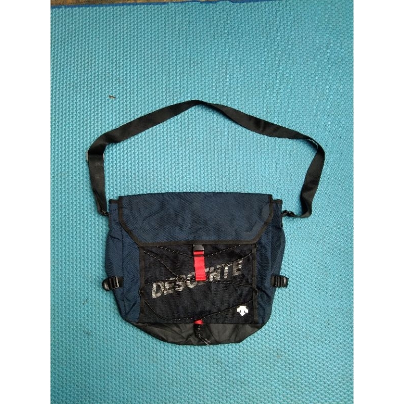 Messenger bag/Selempang/Tas Pria Cowok/Tas Kerja Second ORI Brand Descente