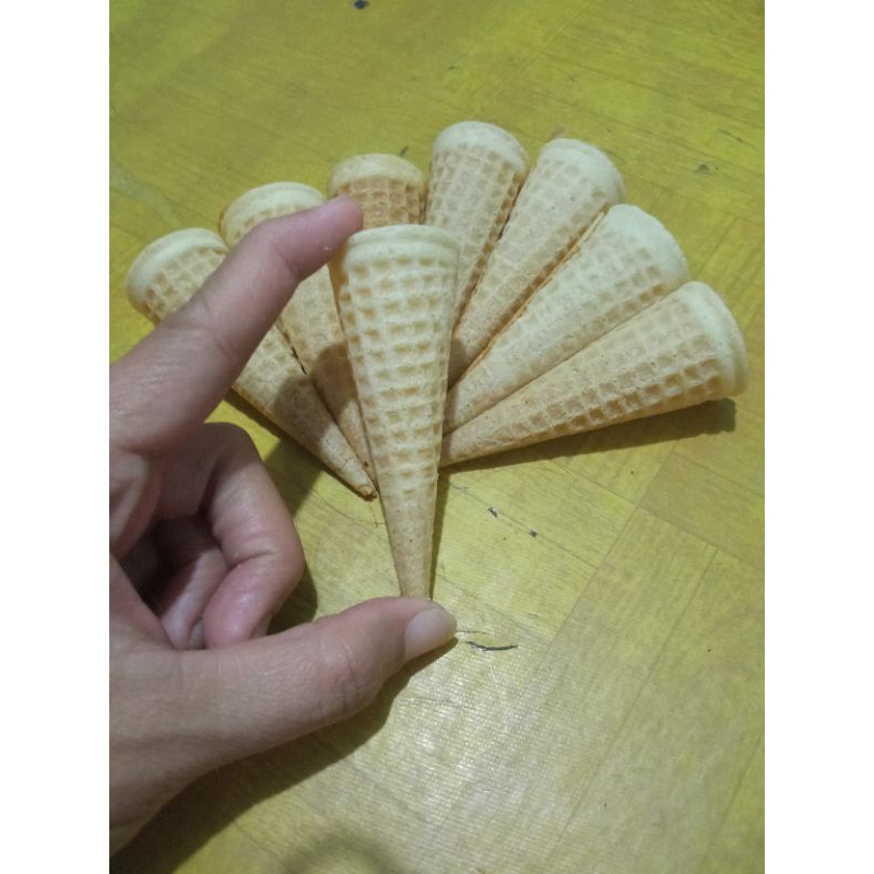 

CONE ES KRIM CONELLO MINI, isi 60 pcs, ukuran 3 Cm