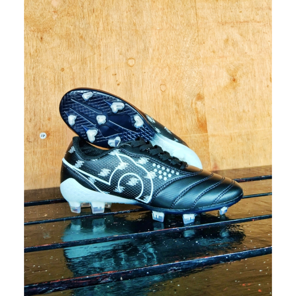 SEPATU BOLA ORTUSEIGHT FORTE SAVAGE