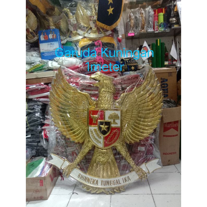 

patung Garuda Kuningan ukuran 1meter
