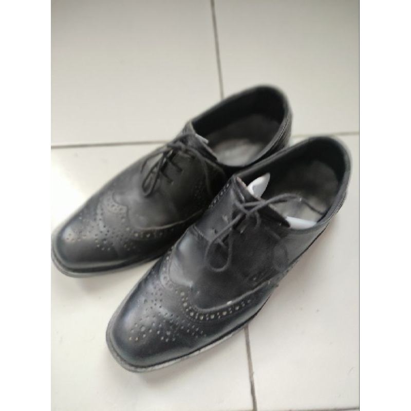 sepatu formal vizzano