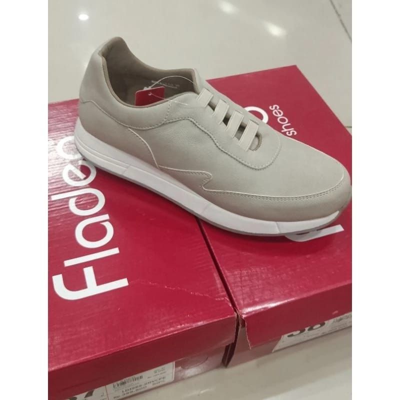 SEPATU SNEAKERS FLADEO