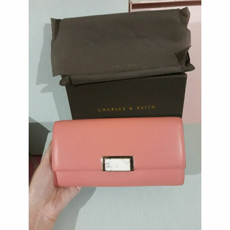 READY STOCK Dompet Charles and Keith Original / Dompet Preloved / Charles Keith Preloved / Dompet Second / Charles Keith Second / Dompet Murah / Dompet Cewek / Dompet Wanita / Dompet Panjang / Dompet Pendek / Dompet CK / Tas CK / CK Preloved