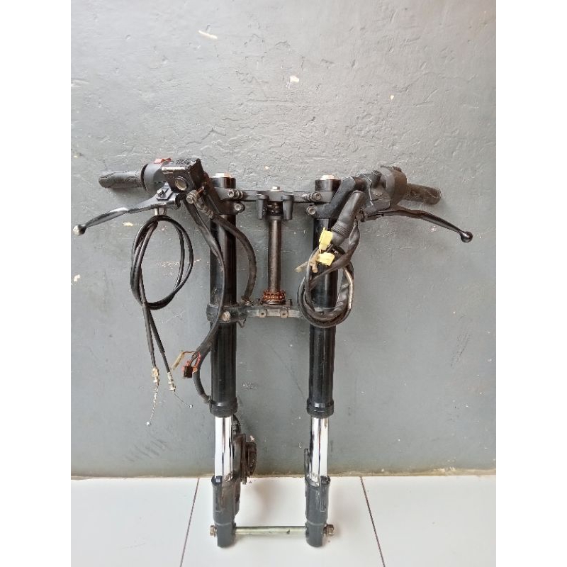 USD Upside-down Shock Depan R15V3 VVA Hitam Fulset