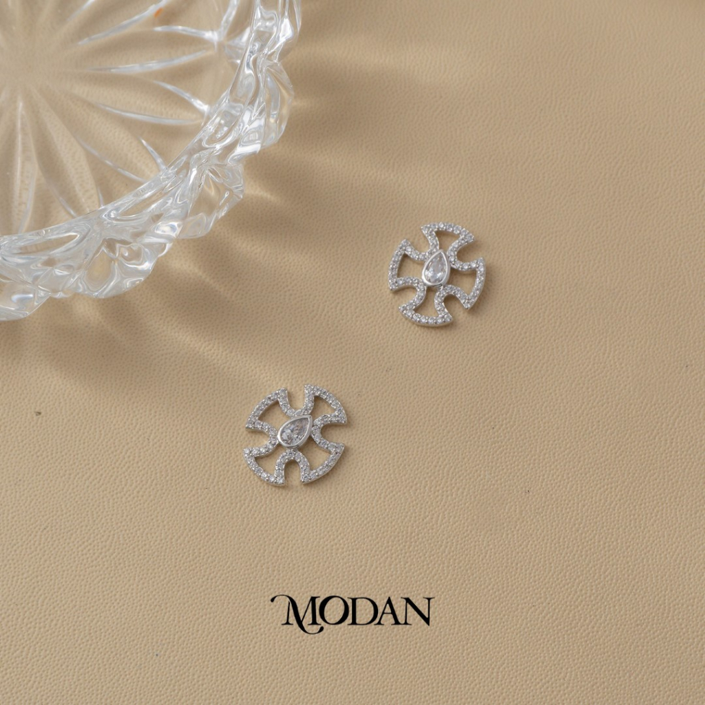 Modan - Open Knight Templar Cross Earrings