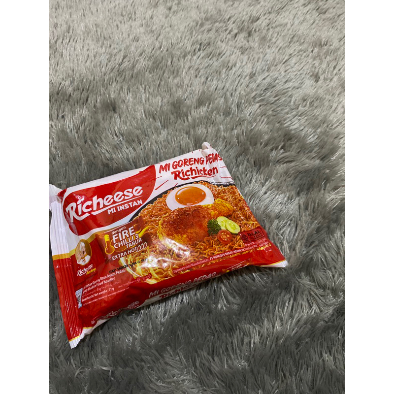 

NABATI RICHEESE RICHICKEN GORENG Lv 3 77gr MIE INSTANT CEMILAN ANAK PEDAS MAKANAN RINGAN MI INSTAN GROSIR MURAH