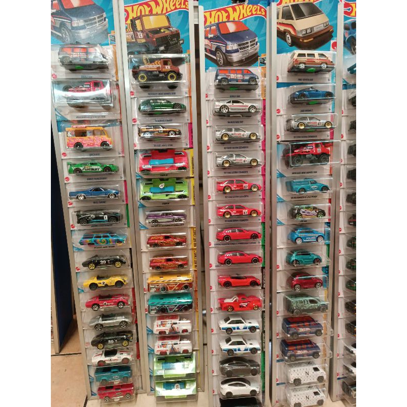Mainan Hot Wheels Real Car