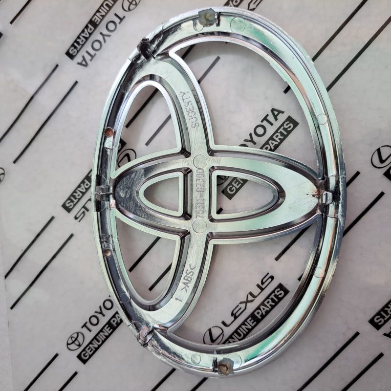 Emblem Logo Depan Pengganti CALYA original Logo Toyota Grand New Avanza