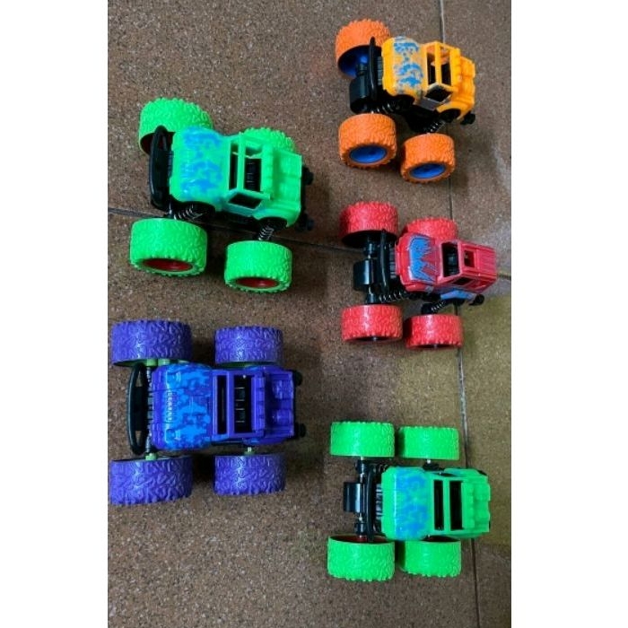 Mainan mobil jeep zap monster