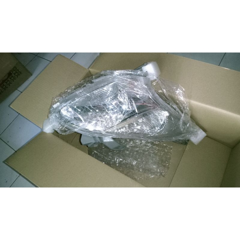 headlamp avanza 2012