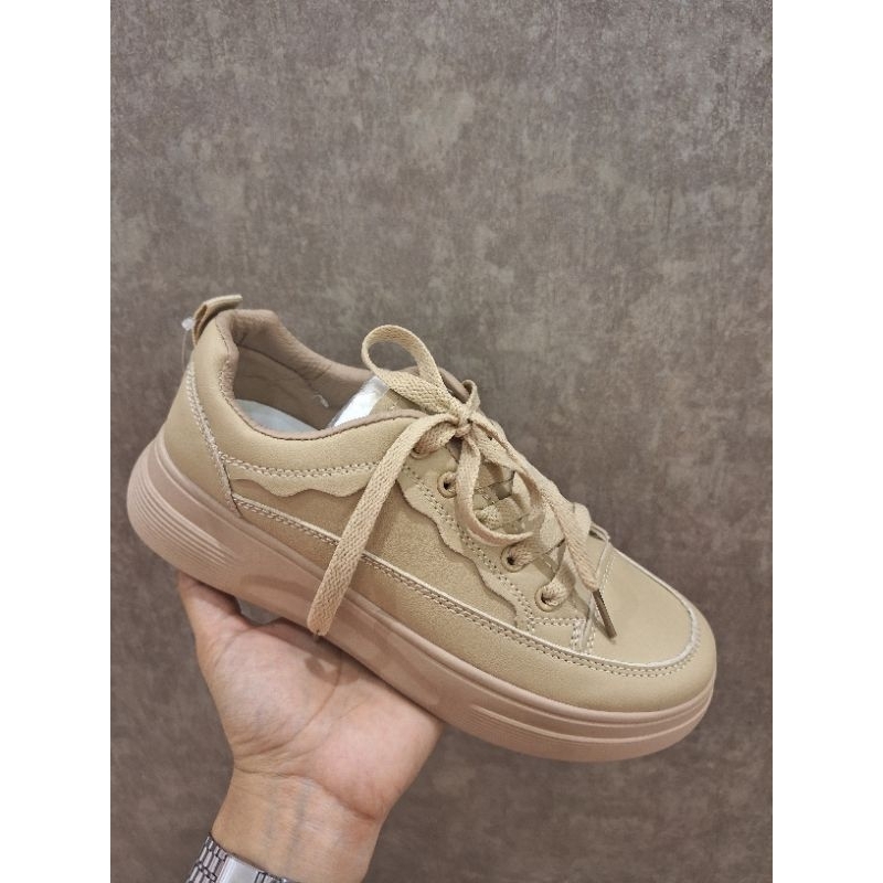 Sepatu Sneakera Brand St Moritz