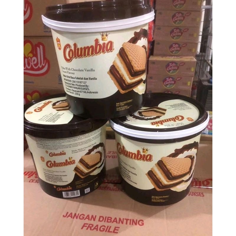 wafer columbia kaleng 250gr
