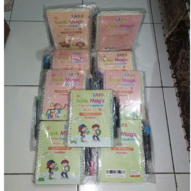 

4 buku ajaib+alat tulis dan isi ulang