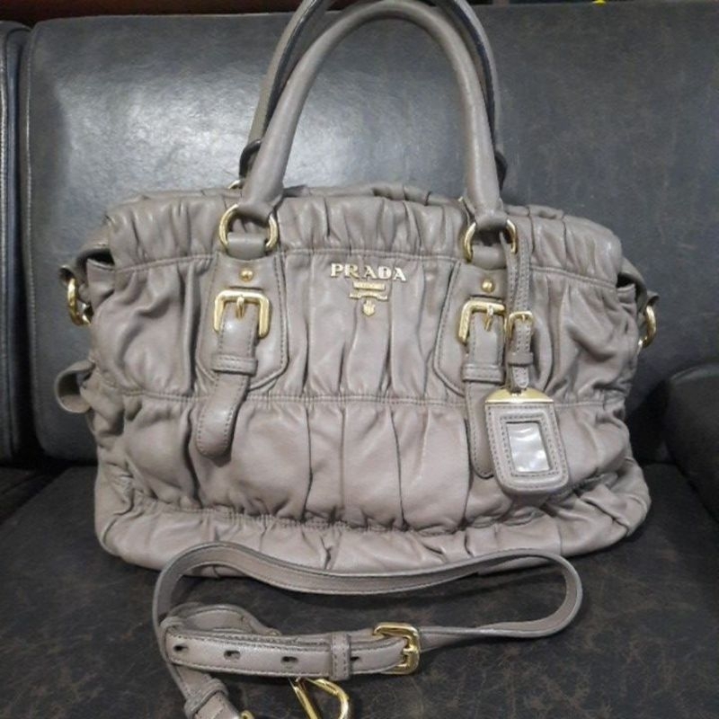 Preloved sling bag Prada