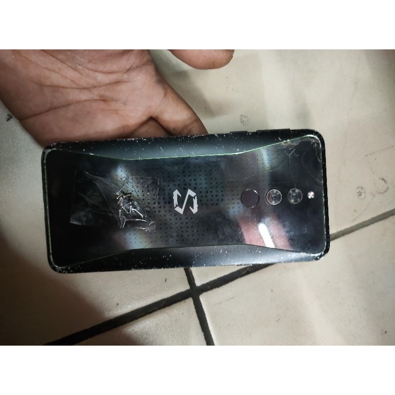 xiomi mi blakshark 2 ram 8/128 hp gaming, minus lcd baca deskripsi