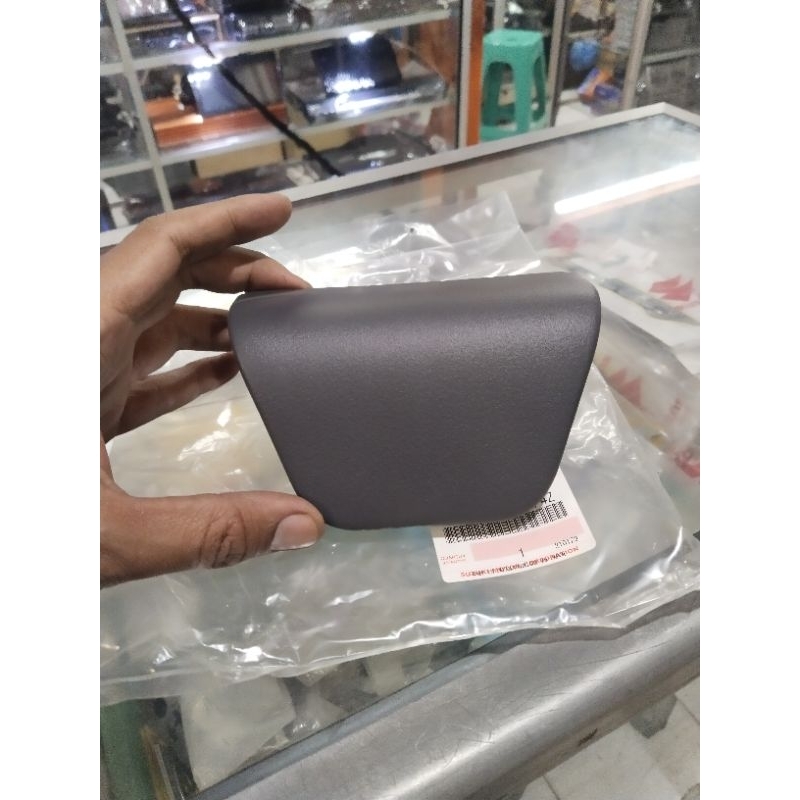 tutup baut jok belakang suzuki swift old ori sgp