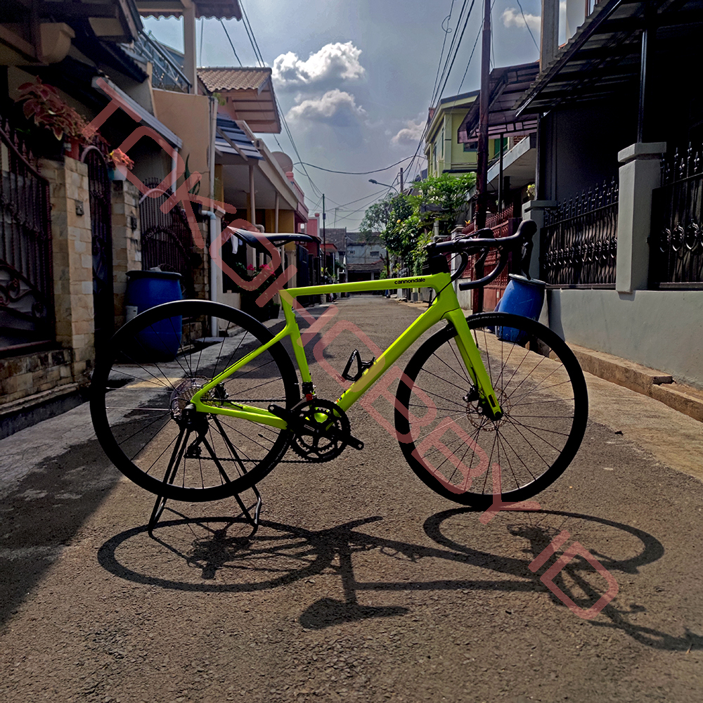 Sepeda Roadbike Cannondale Supersix Evo 105 Disc Carbon Size 51 Bio Lime UCI