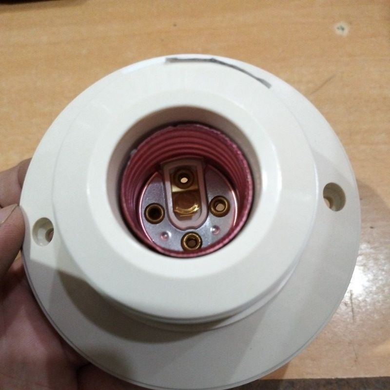 FITTING LAMPU BROCO BULAT / FITTING LAMPU TEMPEL BULAT