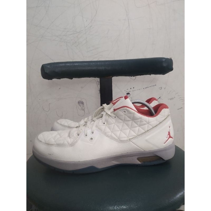 SEPATU BASKET CLUTCH SIZE 44.5