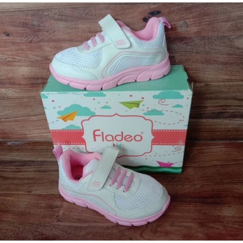 Sepatu anak Fladeo