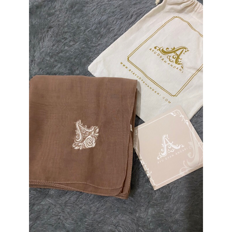 plain paris by ayu dyah andari